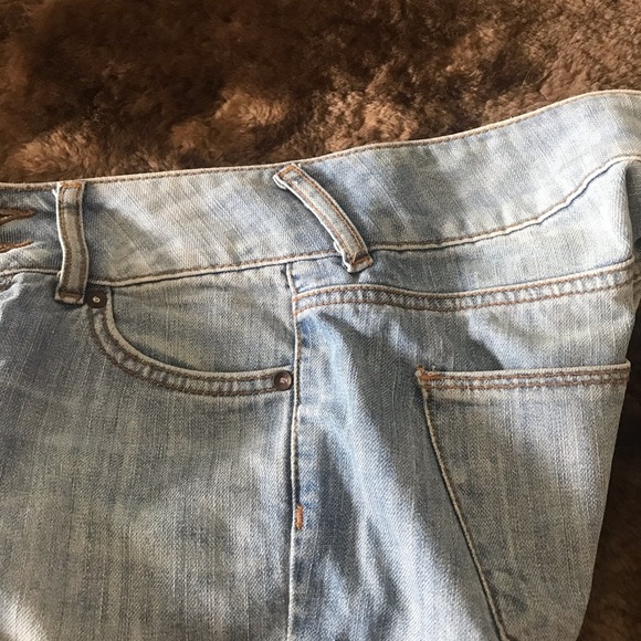 SALE ‼️Mango Bermuda Jeans in VGUC 👖👖👖 - Picture 5 of 7